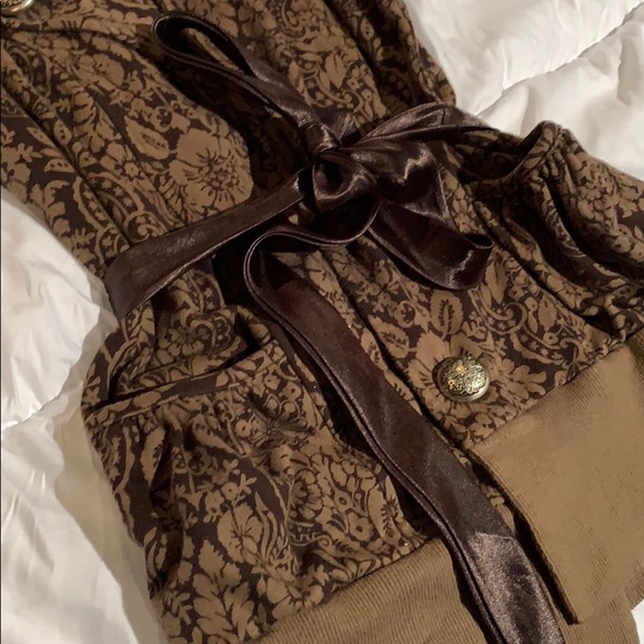 Brown best with vintage buttons - Picture 3 of 3